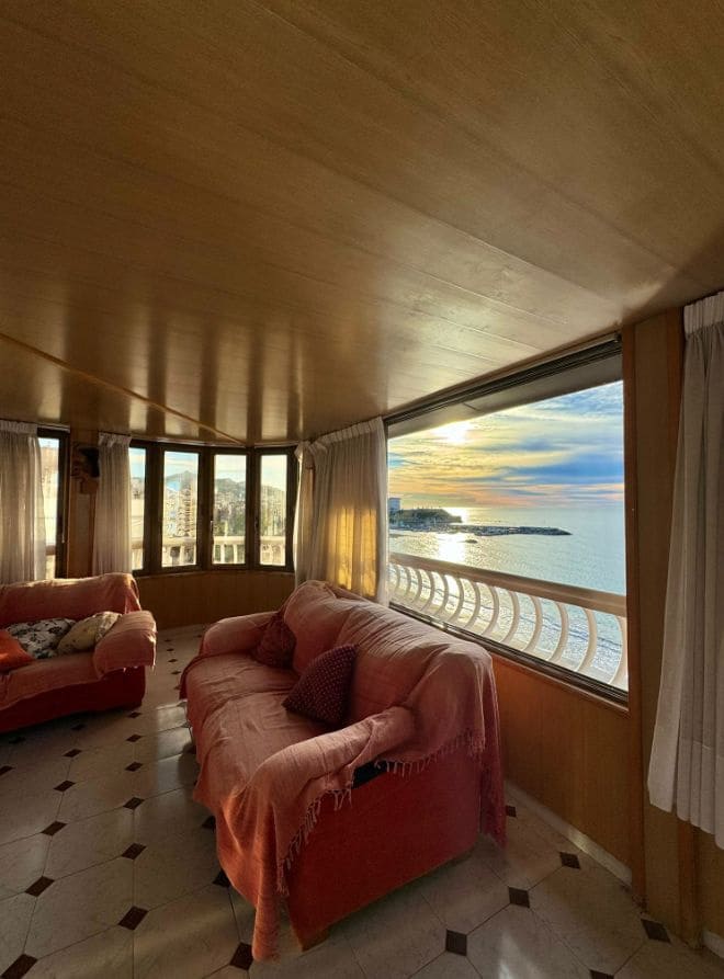 4 bedroom Apartment for sale in Benidorm with garage - € 550,000 (Ref: 9453702)