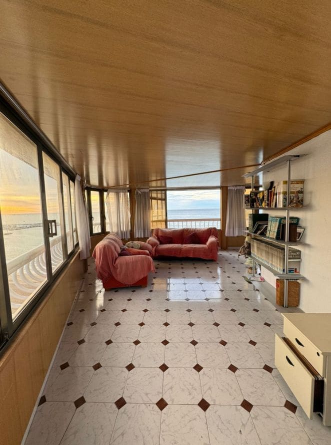 4 bedroom Apartment for sale in Benidorm with garage - € 550,000 (Ref: 9453702)