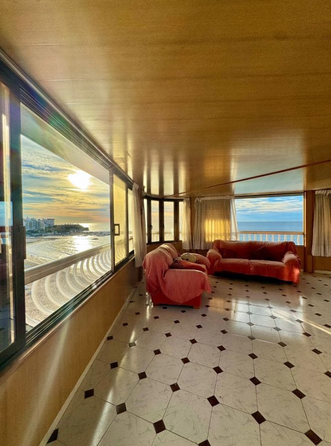 4 bedroom Apartment for sale in Benidorm with garage - € 550,000 (Ref: 9453702)