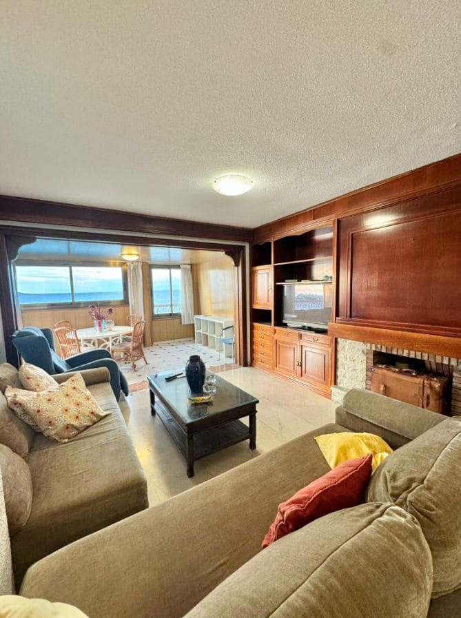 4 bedroom Apartment for sale in Benidorm with garage - € 550,000 (Ref: 9453702)