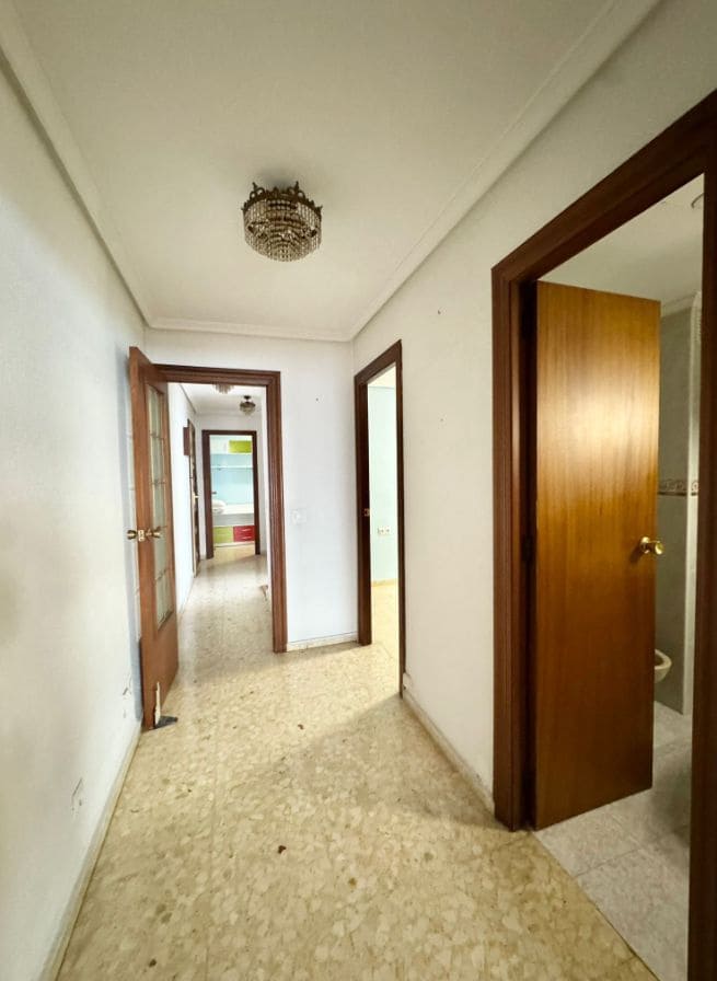 4 bedroom Apartment for sale in Benidorm with garage - € 550,000 (Ref: 9453702)