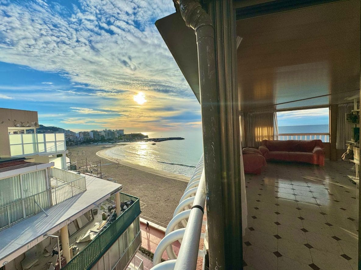 4 bedroom Apartment for sale in Benidorm with garage - € 550,000 (Ref: 9453702)