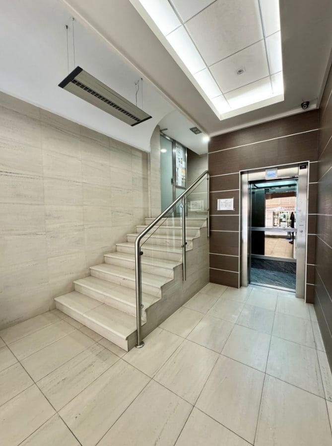 4 bedroom Apartment for sale in Benidorm with garage - € 550,000 (Ref: 9453702)