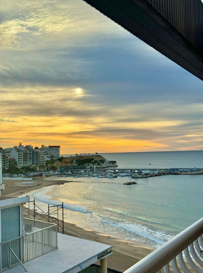 4 bedroom Apartment for sale in Benidorm with garage - € 550,000 (Ref: 9453702)