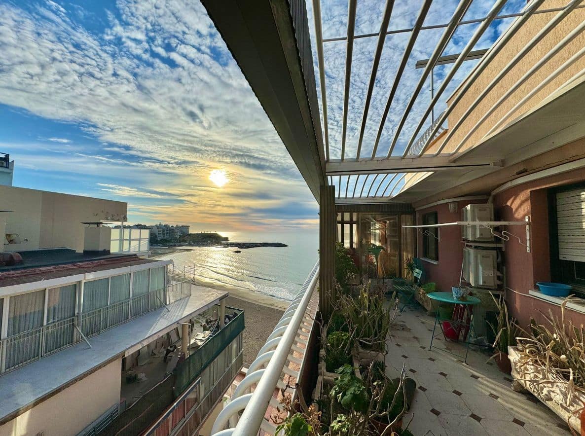 4 bedroom Apartment for sale in Benidorm with garage - € 550,000 (Ref: 9453702)