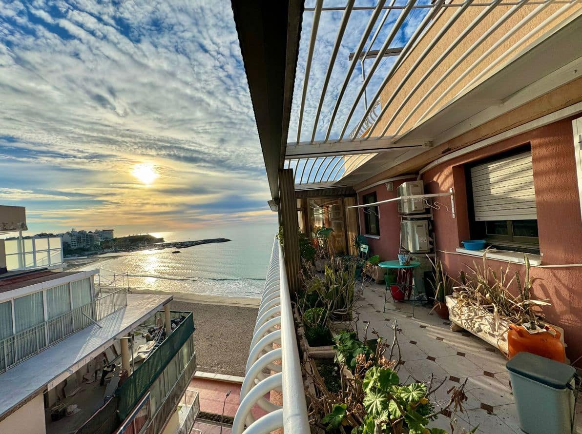 4 bedroom Apartment for sale in Benidorm with garage - € 550,000 (Ref: 9453702)