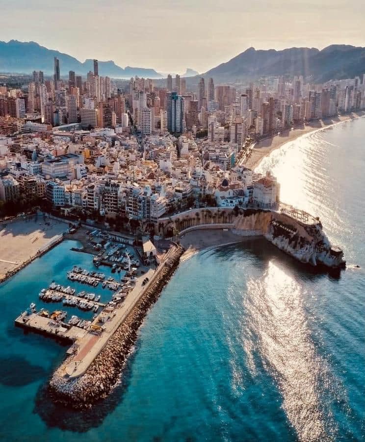 3 sypialnia Apartament na sprzedaż w Benidorm z basenem garażem - 699 000 € (Ref: 9453704)