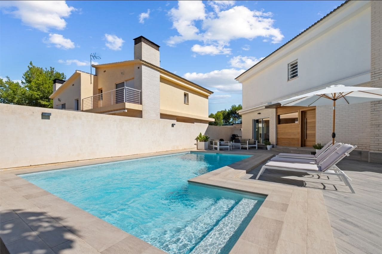 4 Zimmer Villa zu verkaufen in Alfaz del Pi / L'Alfas del Pi mit Pool Garage - 598.000 € (Ref: 9453705)