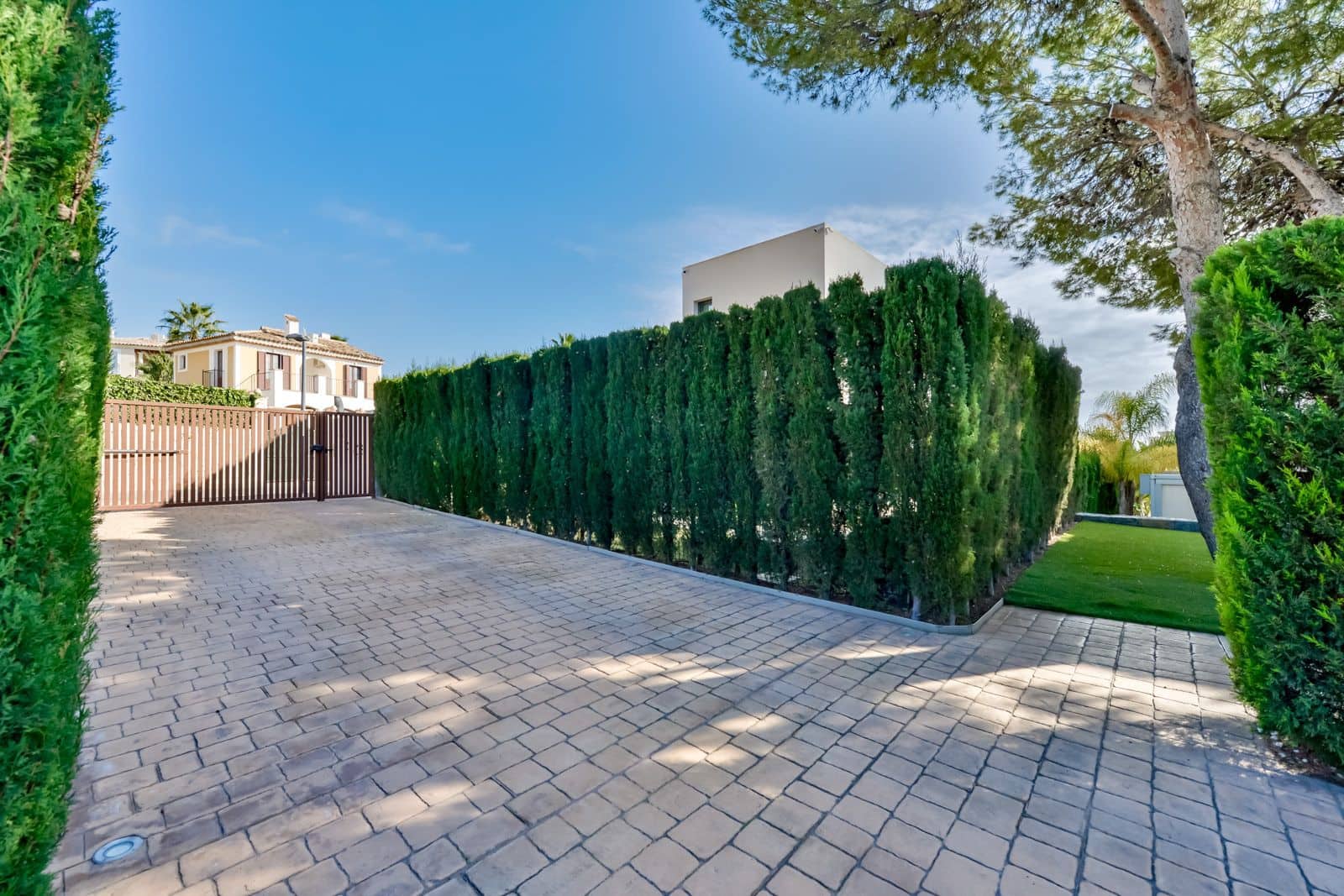 6 quarto Moradia para venda em Finestrat com piscina garagem - 1 495 000 € (Ref: 9453717)