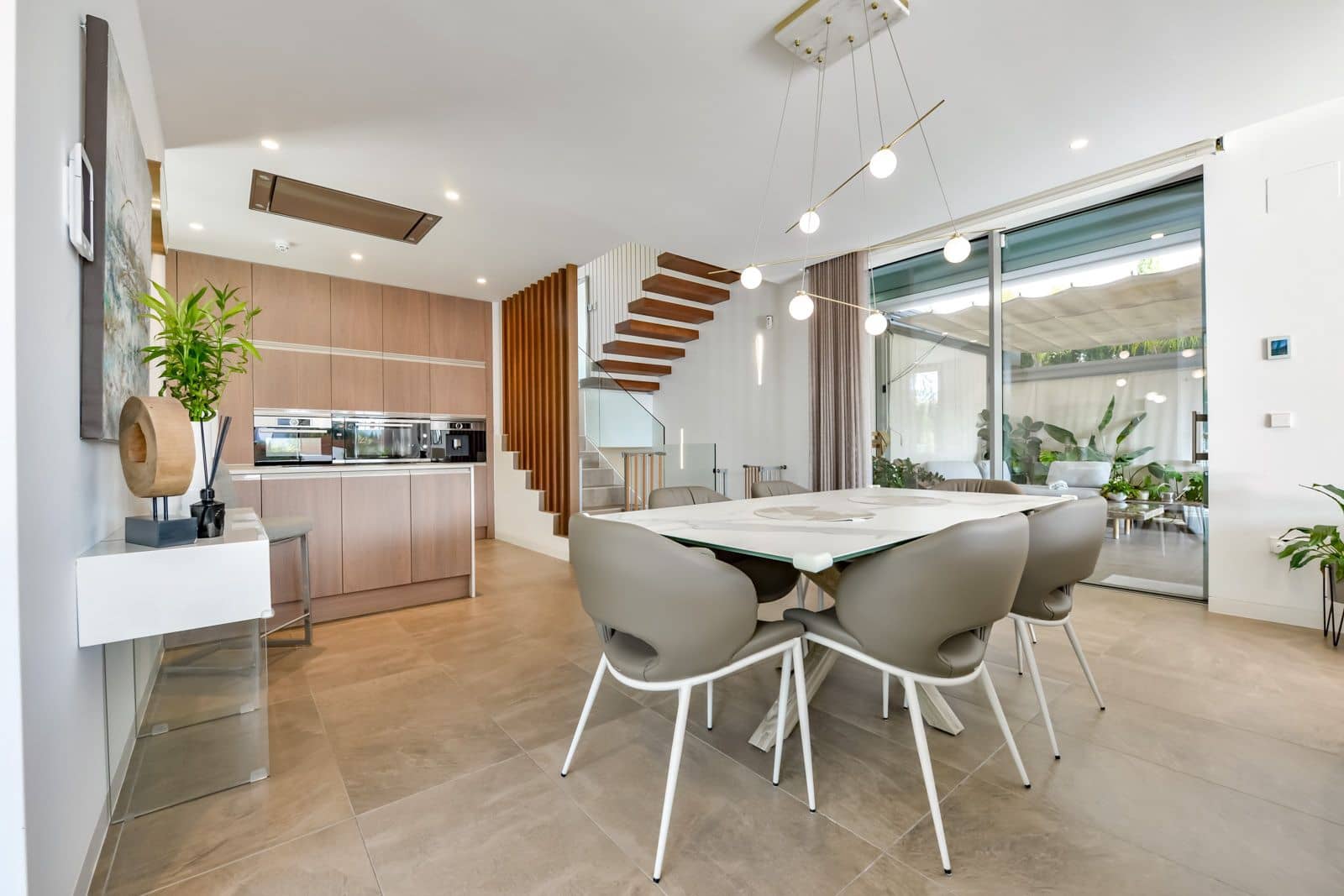 6 quarto Moradia para venda em Finestrat com piscina garagem - 1 495 000 € (Ref: 9453717)