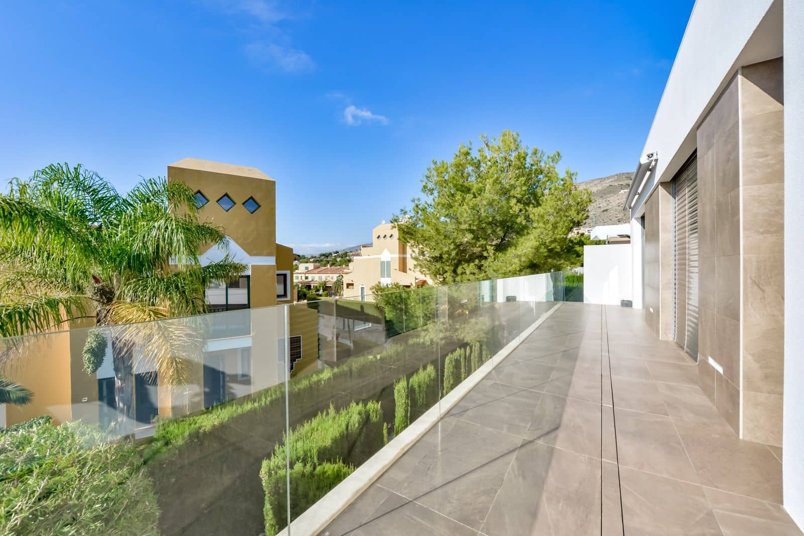 6 quarto Moradia para venda em Finestrat com piscina garagem - 1 495 000 € (Ref: 9453717)