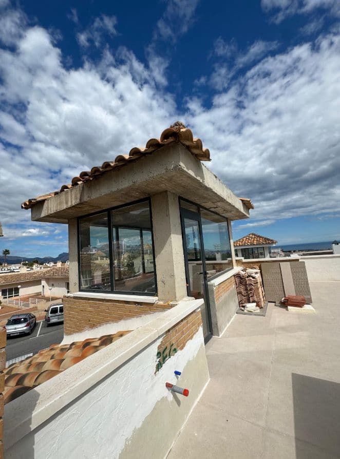 4 bedroom Villa for sale in La Nucia with pool - € 600,000 (Ref: 9453718)