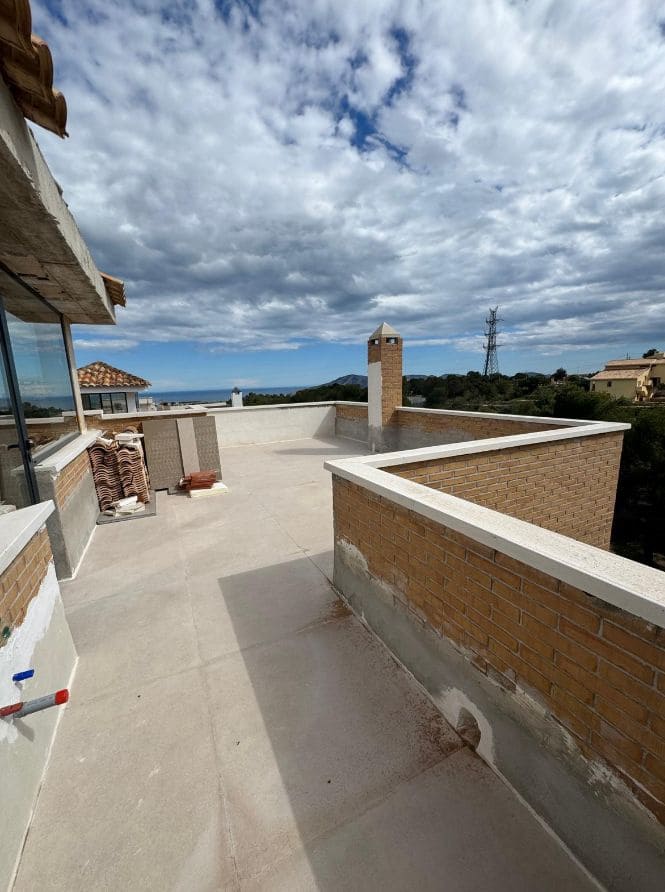 4 bedroom Villa for sale in La Nucia with pool - € 600,000 (Ref: 9453718)