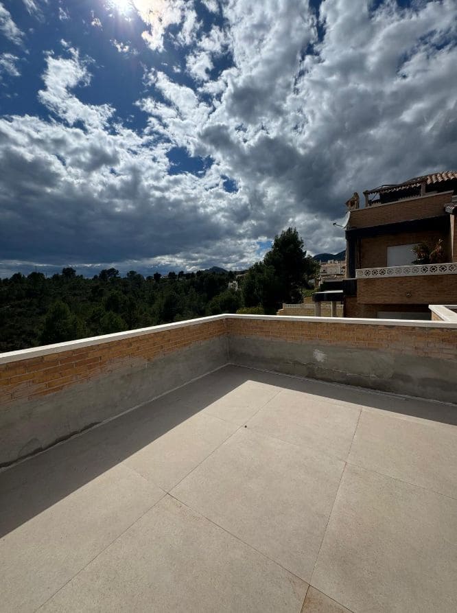 4 bedroom Villa for sale in La Nucia with pool - € 600,000 (Ref: 9453718)