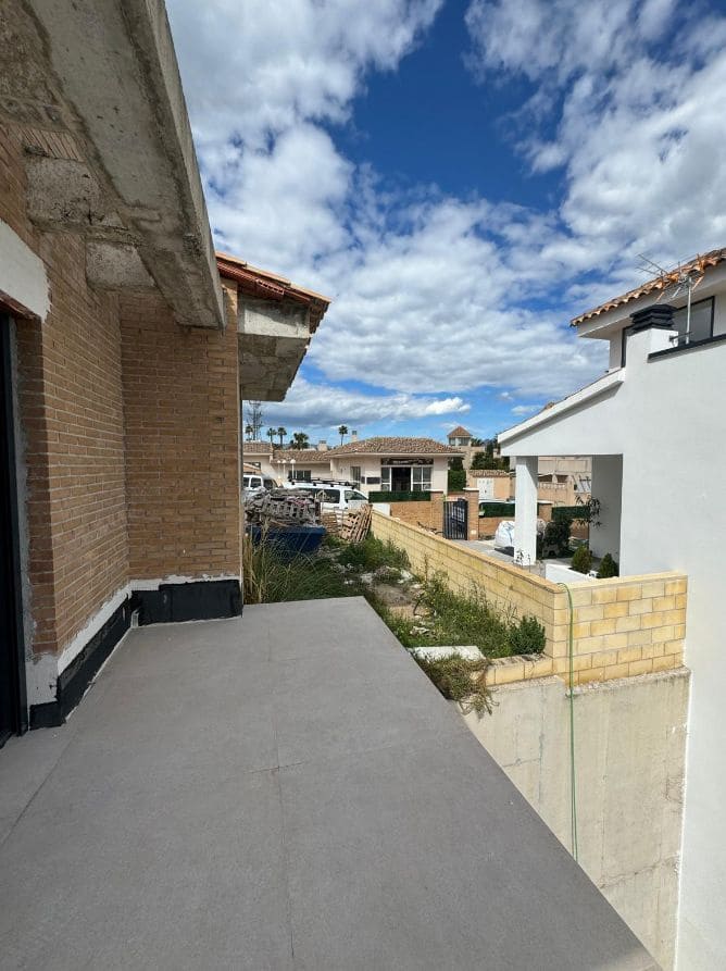 4 bedroom Villa for sale in La Nucia with pool - € 600,000 (Ref: 9453718)