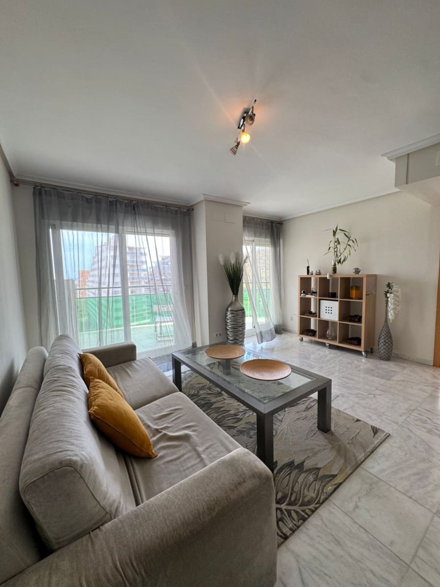 2 makuuhuone Huoneisto myytävänä paikassa La Villajoyosa / Vila Joiosa mukana uima-altaan 
autotalli - 273 000 € (Ref: 9453720)