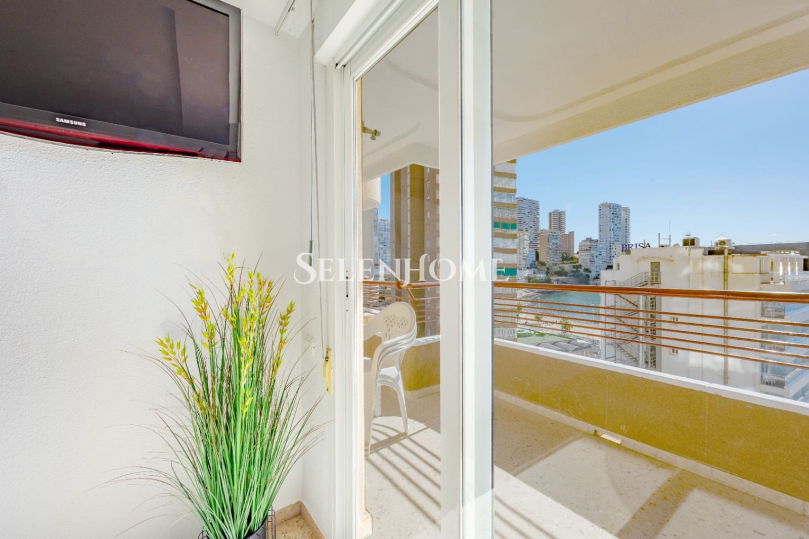 2 soverom Leilighet til salgs i Benidorm med svømmebasseng garasje - € 493 000 (Ref: 9453723)