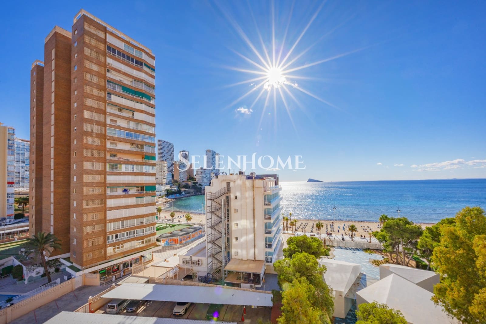 2 soverom Leilighet til salgs i Benidorm med svømmebasseng garasje - € 493 000 (Ref: 9453723)
