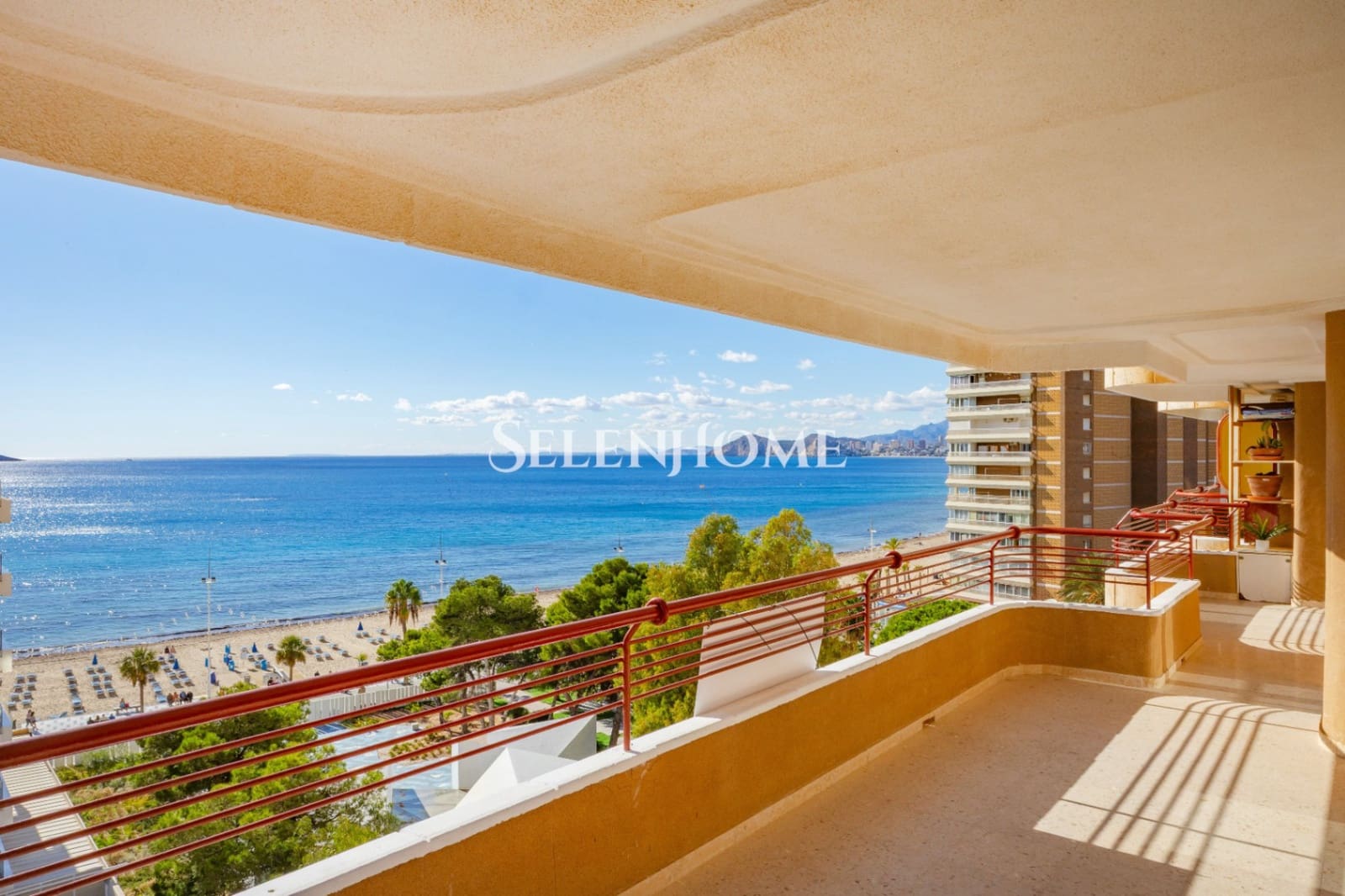 2 soverom Leilighet til salgs i Benidorm med svømmebasseng garasje - € 493 000 (Ref: 9453723)