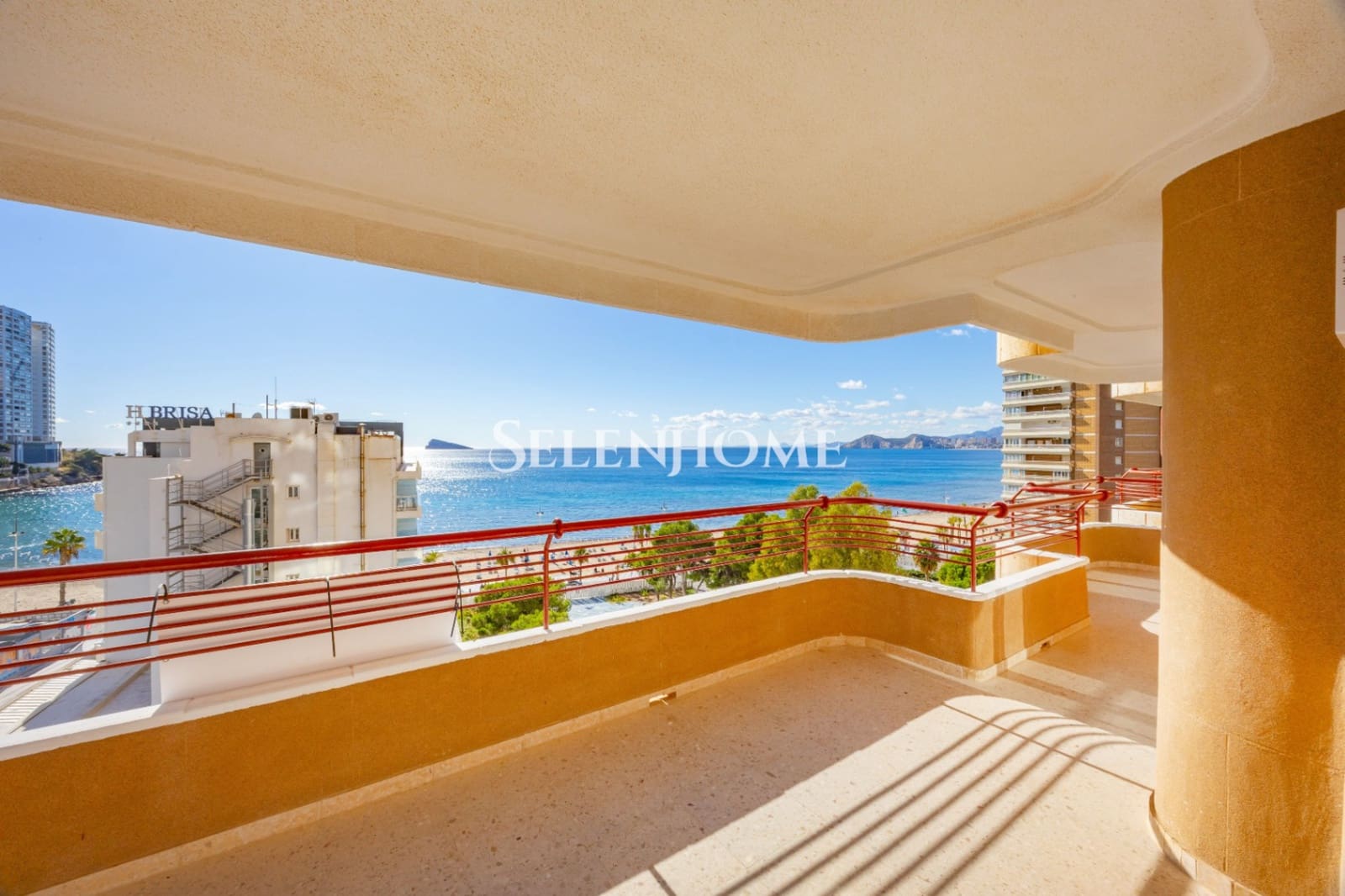 2 soverom Leilighet til salgs i Benidorm med svømmebasseng garasje - € 493 000 (Ref: 9453723)