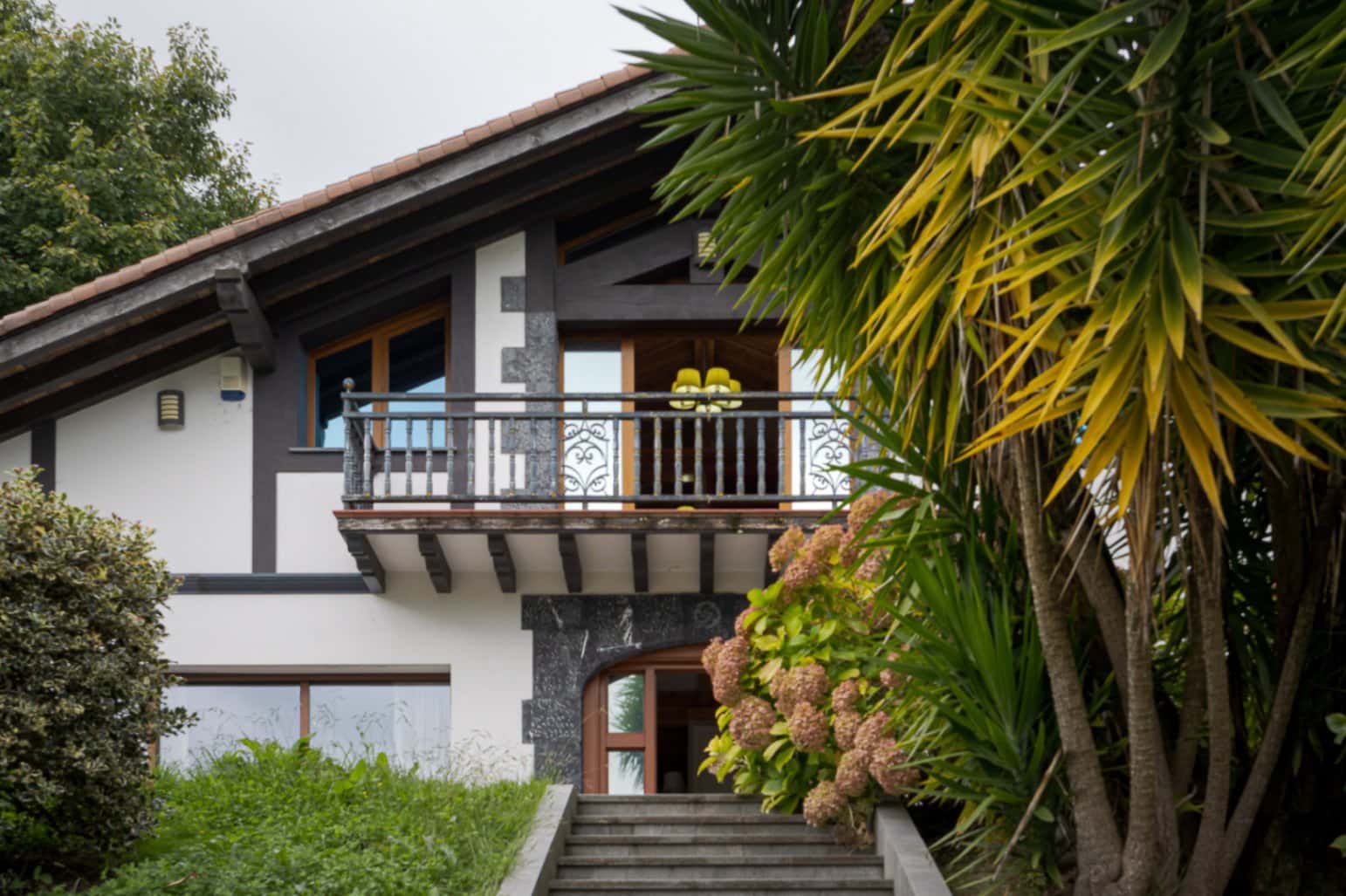 4 bedroom Villa for sale in Donostia-San Sebastian with garage - € 1,590,000 (Ref: 9453724)