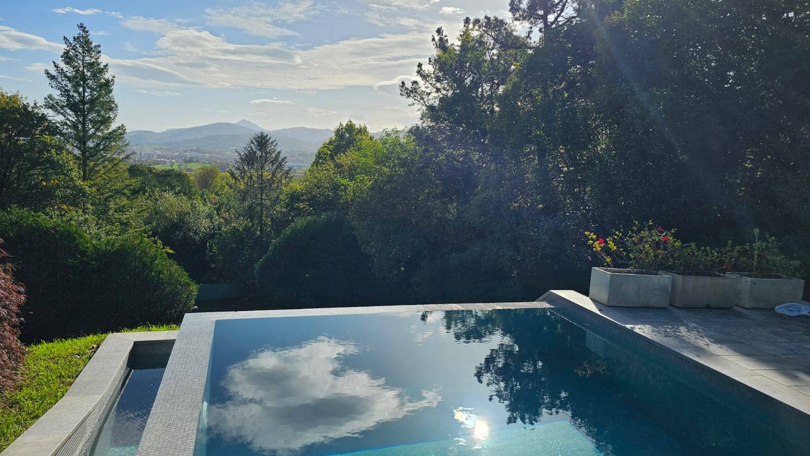 4 bedroom Villa for sale in Donostia-San Sebastian with garage - € 1,590,000 (Ref: 9453724)