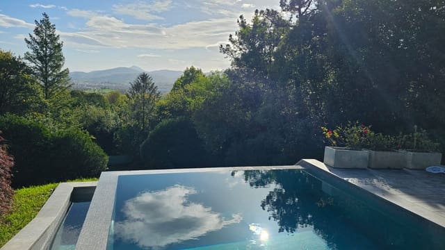 4 soveværelse Villa til salg i Donostia-San Sebastián med garage - € 1.590.000 (Ref: 9453724)