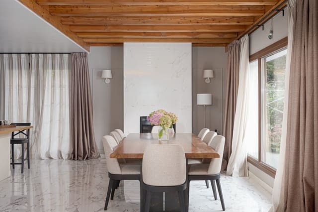 4 soveværelse Villa til salg i Donostia-San Sebastián med garage - € 1.590.000 (Ref: 9453724)