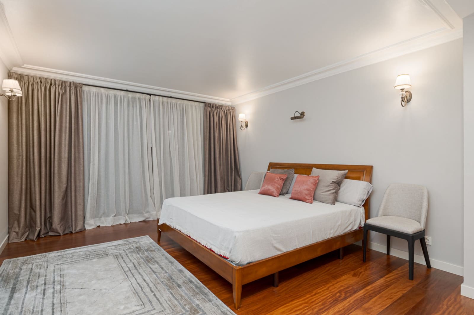 4 bedroom Villa for sale in Donostia-San Sebastian with garage - € 1,590,000 (Ref: 9453724)