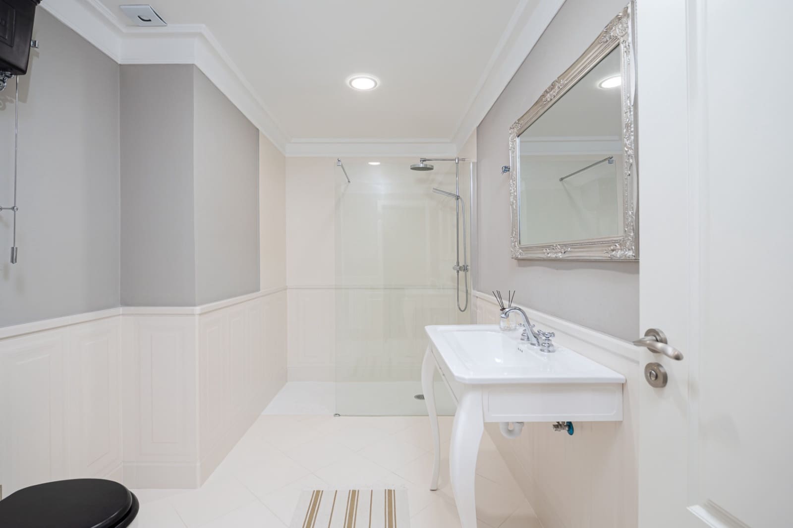 4 bedroom Villa for sale in Donostia-San Sebastian with garage - € 1,590,000 (Ref: 9453724)