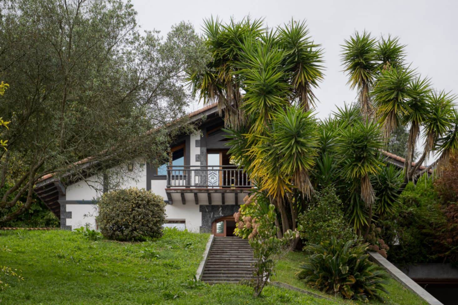 4 bedroom Villa for sale in Donostia-San Sebastian with garage - € 1,590,000 (Ref: 9453724)