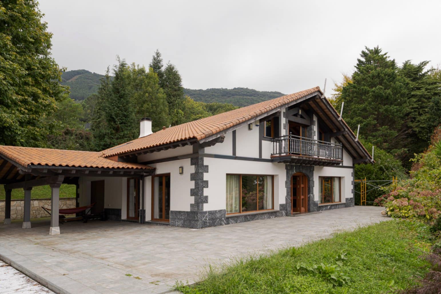 4 bedroom Villa for sale in Donostia-San Sebastian with garage - € 1,590,000 (Ref: 9453724)