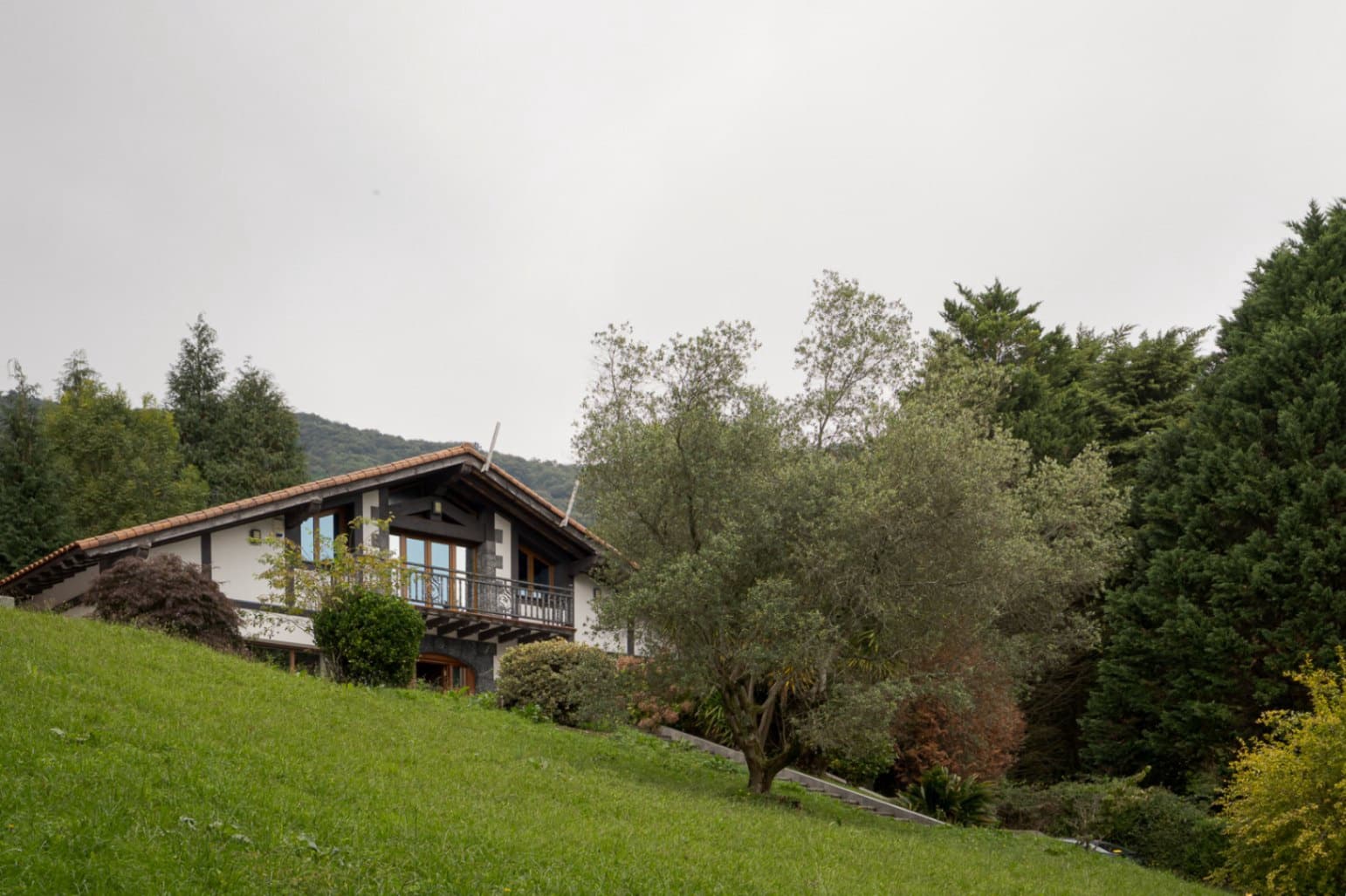 4 bedroom Villa for sale in Donostia-San Sebastian with garage - € 1,590,000 (Ref: 9453724)