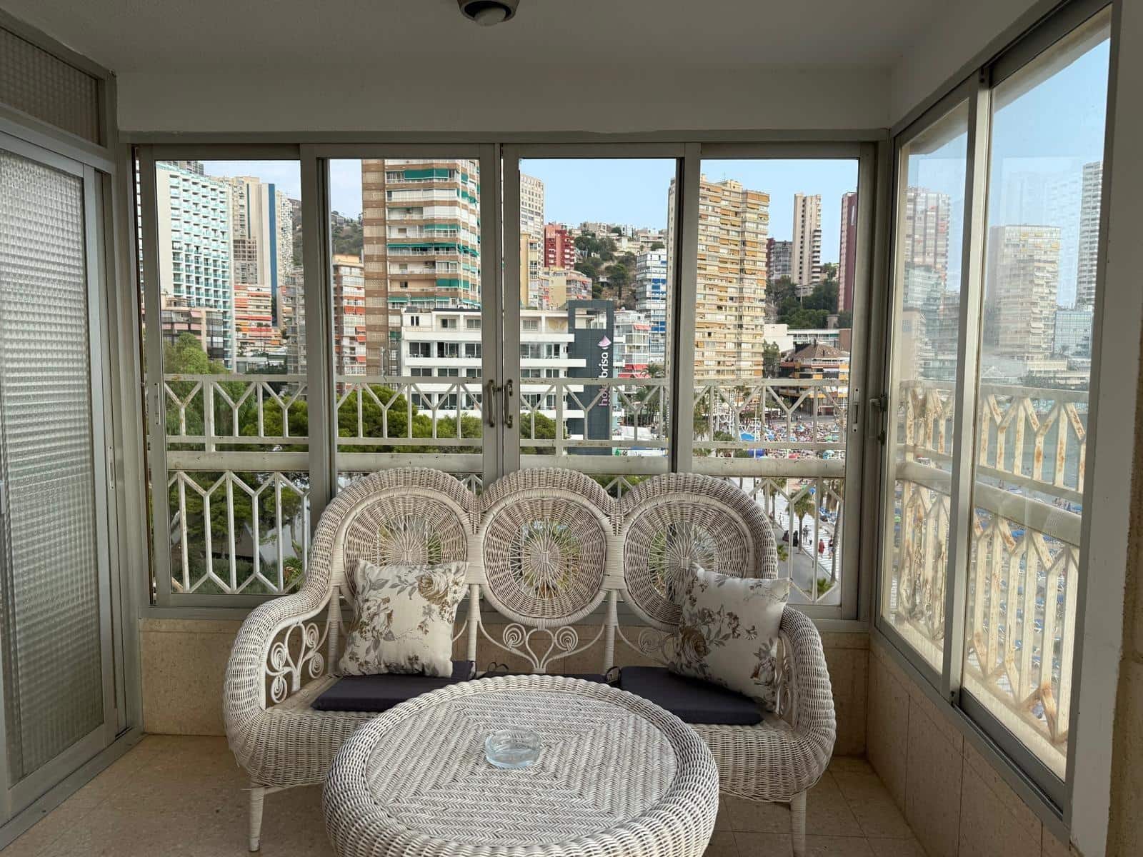 3 bedroom Apartment for sale in Benidorm with pool garage - € 630,000 (Ref: 9453727)