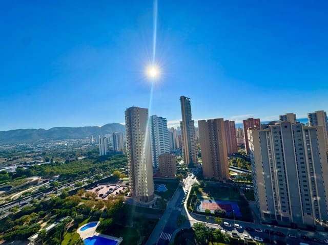 Apartamento de 3 habitaciones en Levante, Benidorm en venta con piscina garaje - 325.000 € (Ref: 9453728)