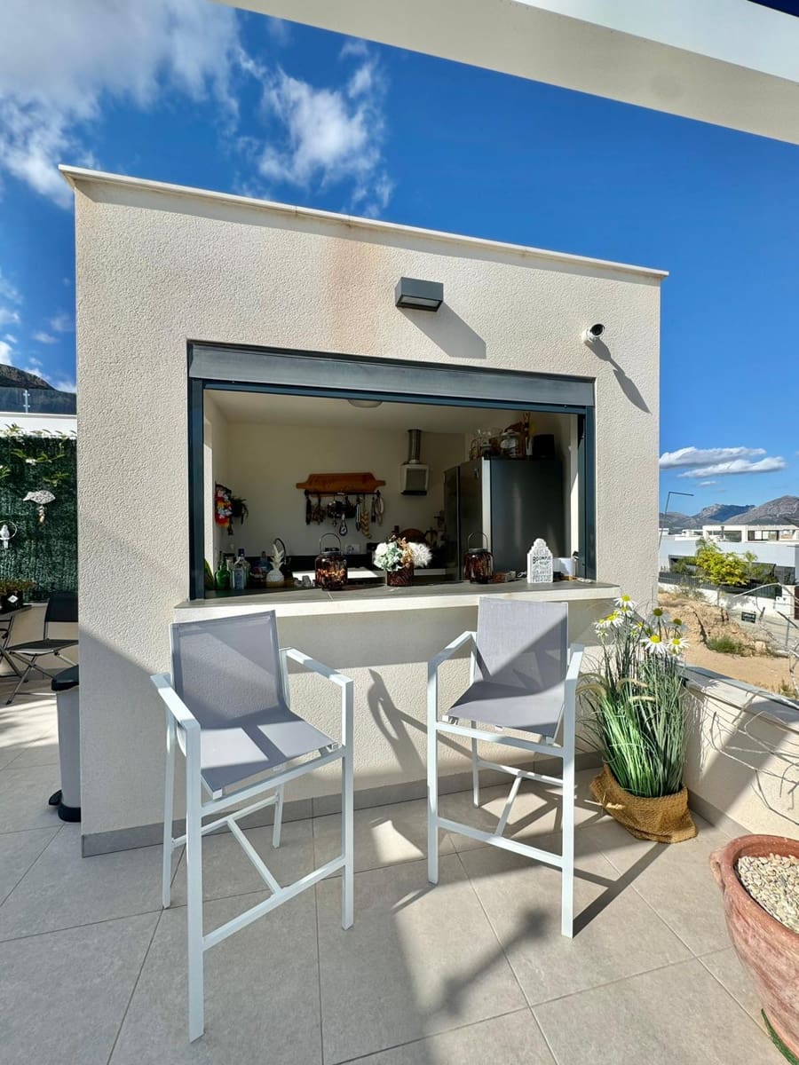 5 sovrum Villa till salu i Polop med pool garage - 649 000 € (Ref: 9453729)