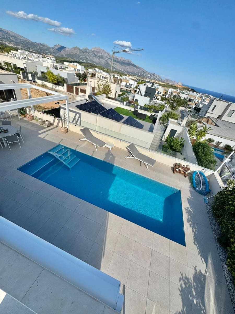 5 sovrum Villa till salu i Polop med pool garage - 649 000 € (Ref: 9453729)