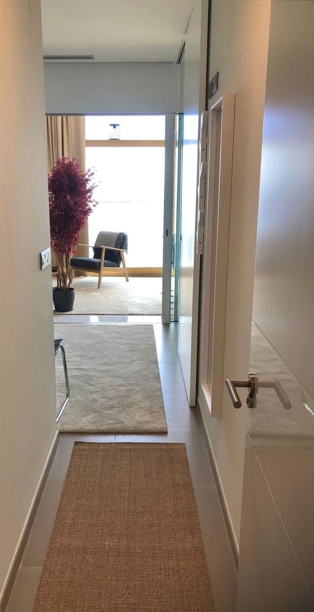 2 bedroom Apartment for sale in Benidorm with pool garage - € 579,000 (Ref: 9453734)