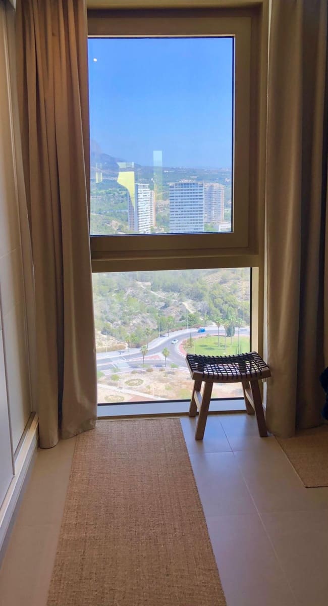 2 bedroom Apartment for sale in Benidorm with pool garage - € 579,000 (Ref: 9453734)