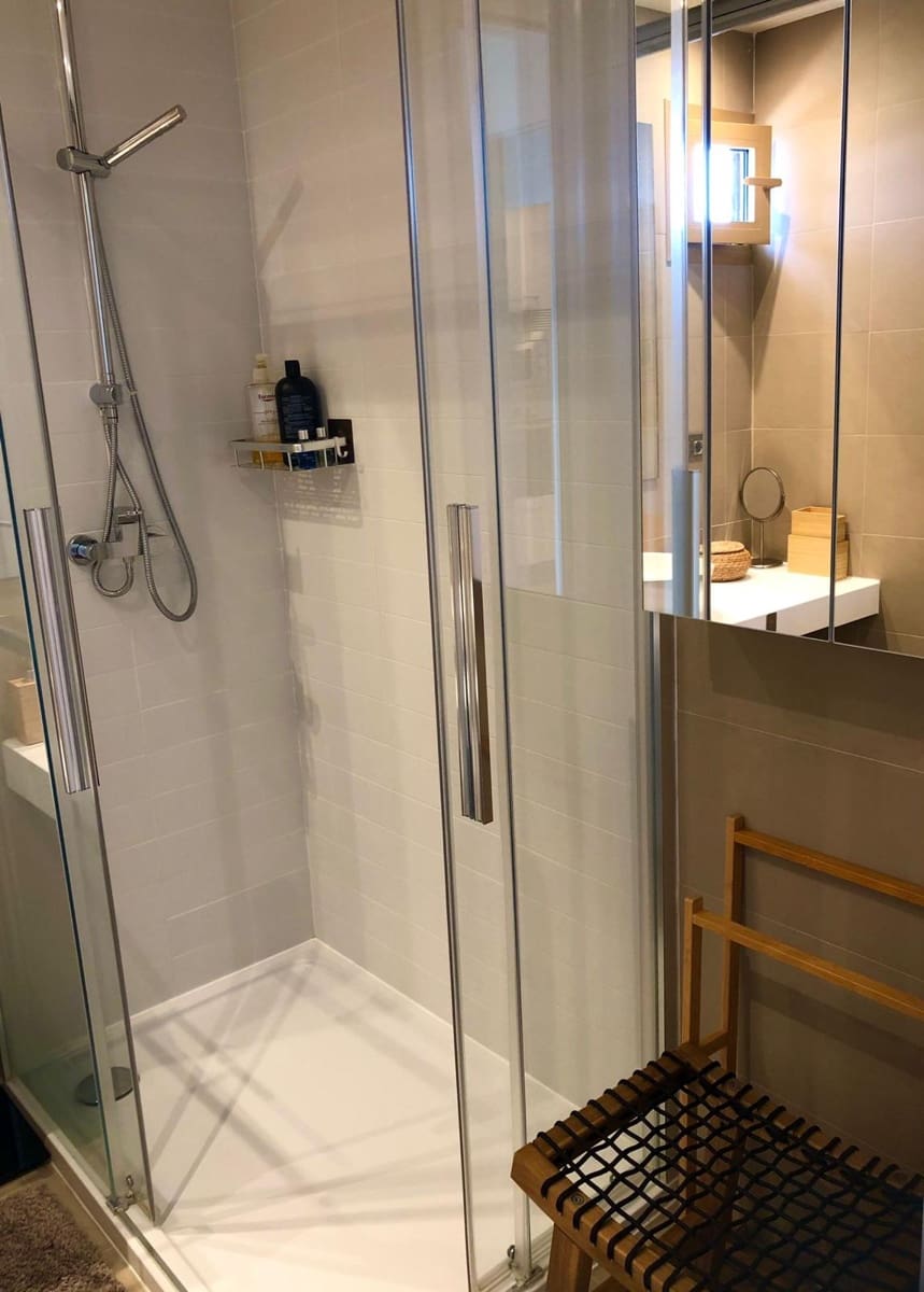 2 bedroom Apartment for sale in Benidorm with pool garage - € 579,000 (Ref: 9453734)