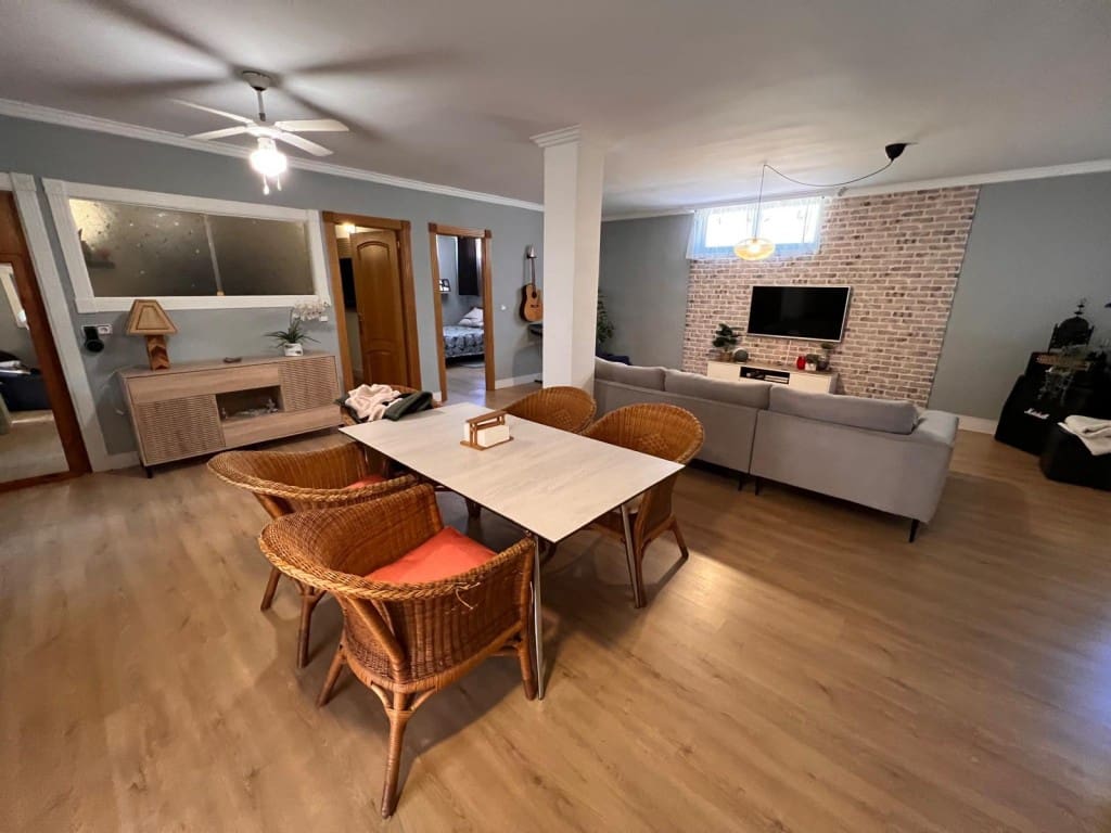 8 bedroom Villa for sale in Benidorm with pool garage - € 890,000 (Ref: 9453743)