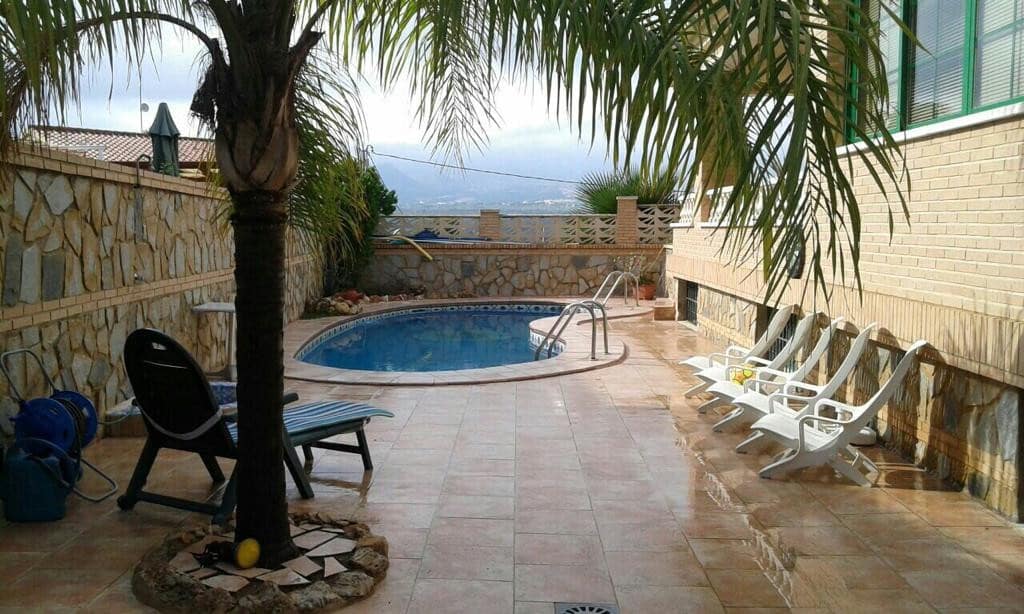 8 bedroom Villa for sale in Benidorm with pool garage - € 890,000 (Ref: 9453743)