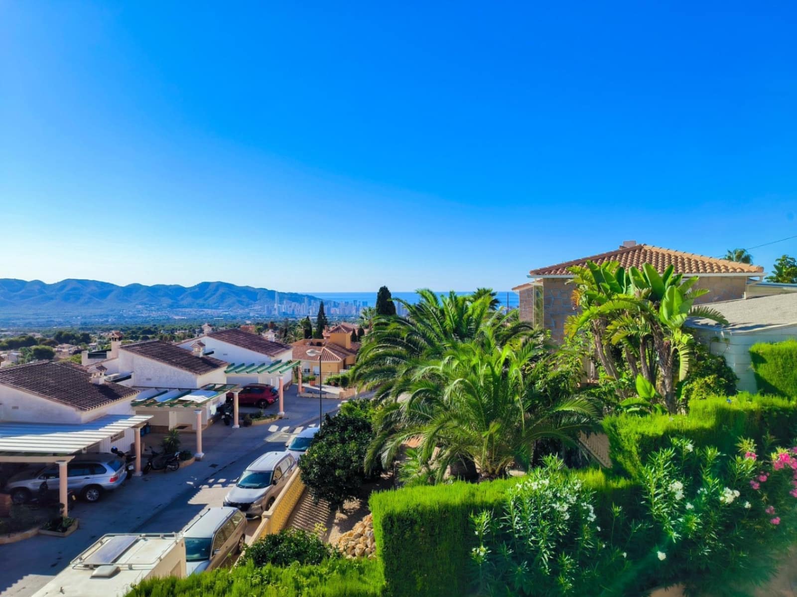 5 bedroom Villa for sale in La Nucia with pool garage - € 550,000 (Ref: 9453768)