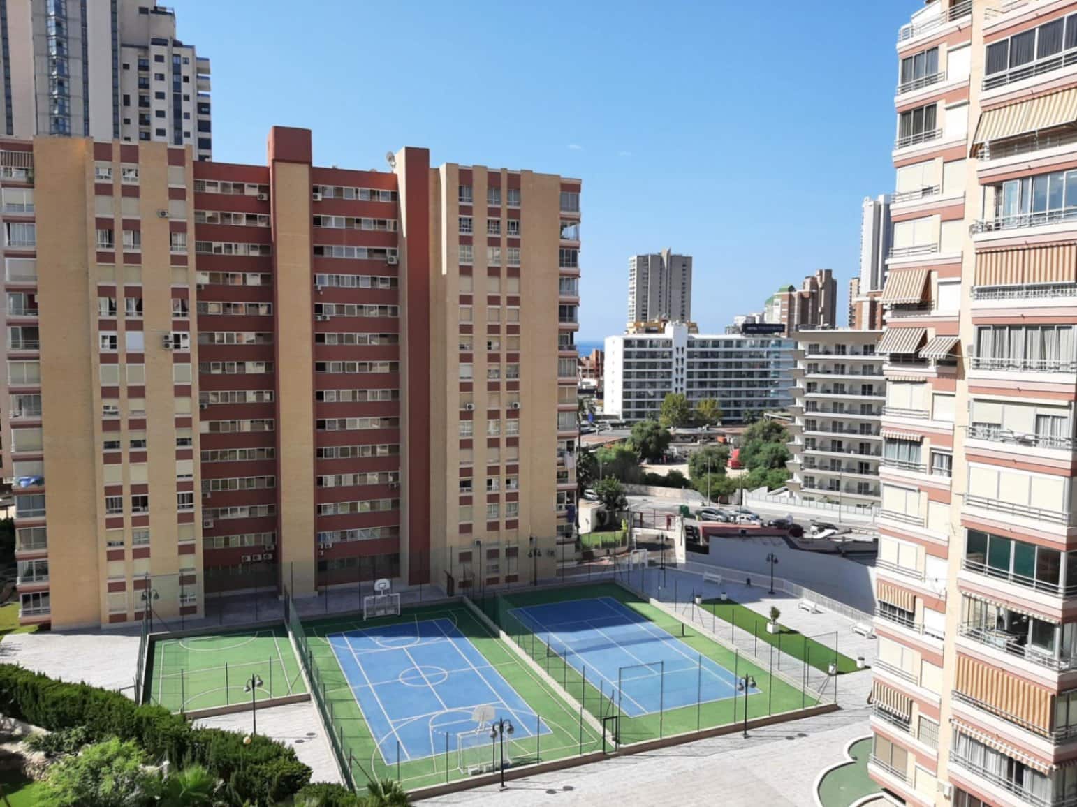 1 soverom Leilighet til salgs i Benidorm med svømmebasseng - € 244 000 (Ref: 9453769)