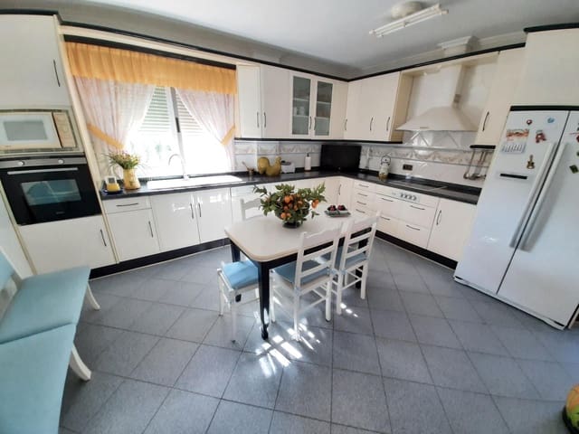 4 bedroom Villa for sale in Rincón de Loix, Benidorm with pool garage - € 990,000 (Ref: 9453770)