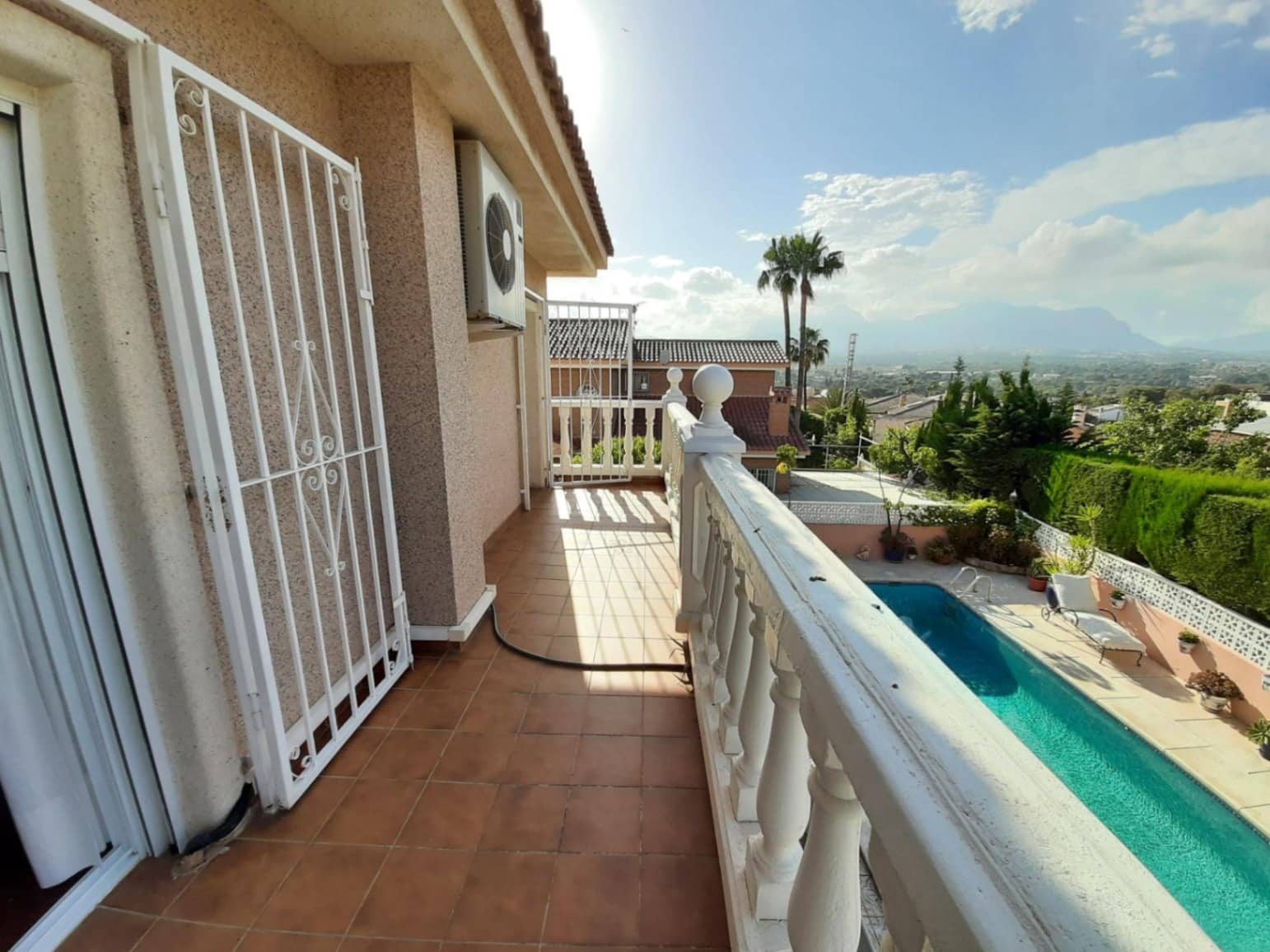4 bedroom Villa for sale in Benidorm with pool garage - € 990,000 (Ref: 9453770)