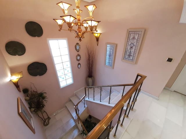 4 bedroom Villa for sale in Rincón de Loix, Benidorm with pool garage - € 990,000 (Ref: 9453770)