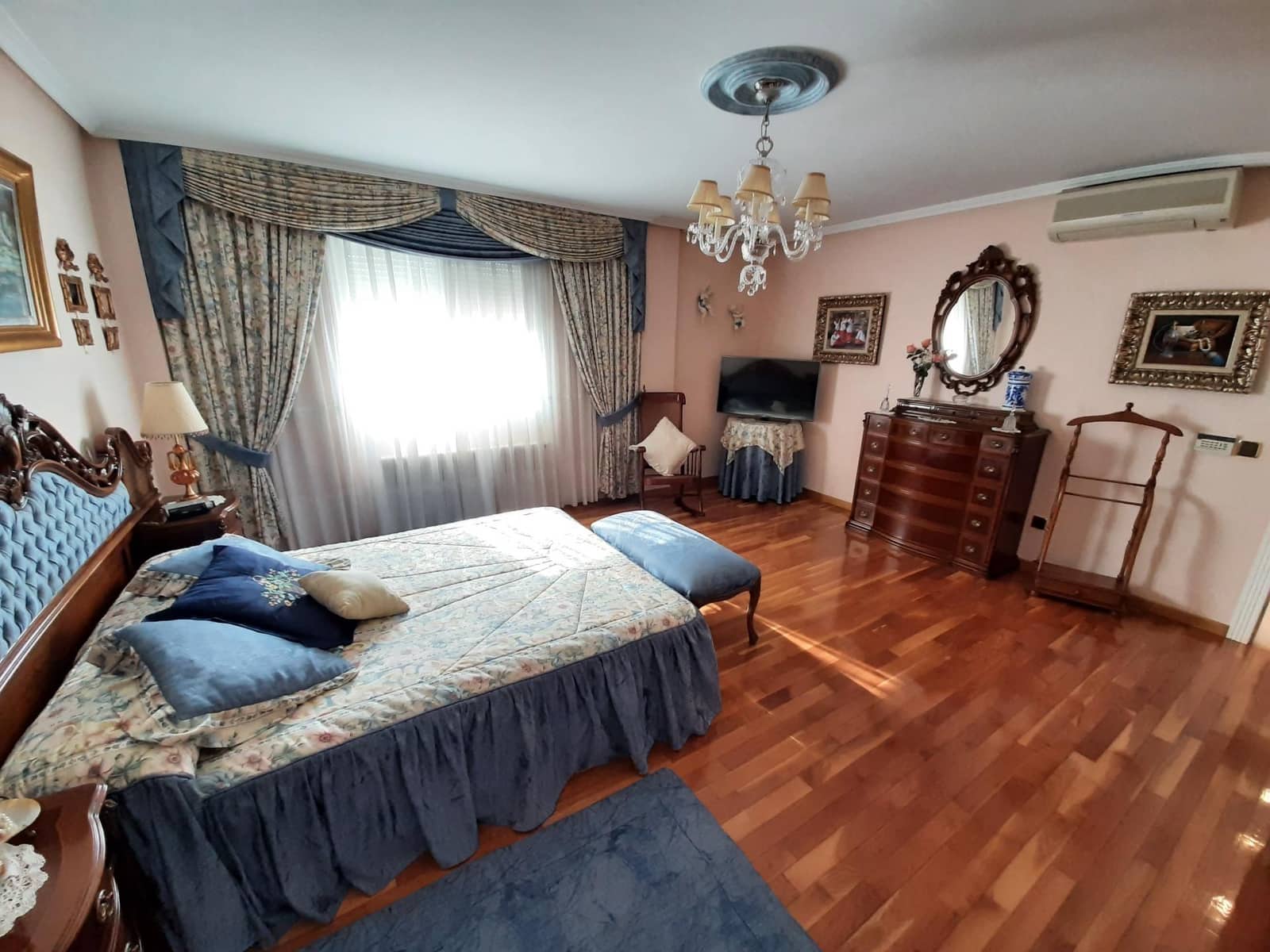 4 bedroom Villa for sale in Benidorm with pool garage - € 990,000 (Ref: 9453770)