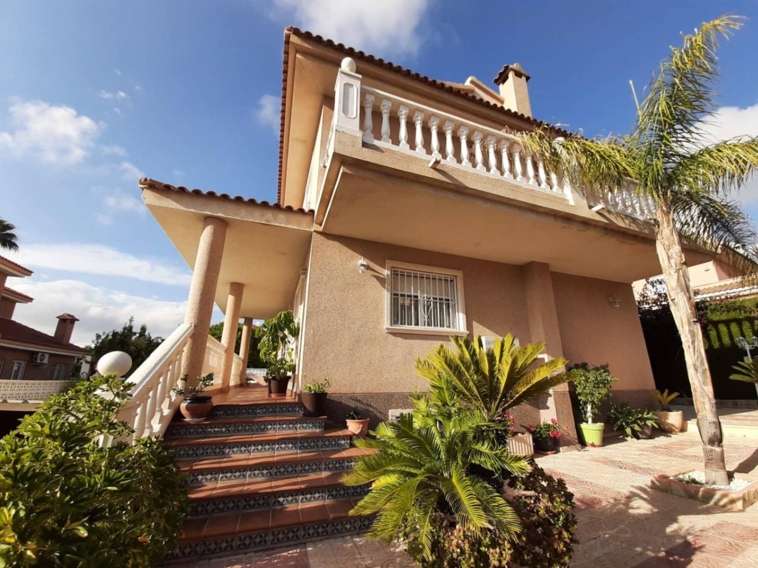 4 bedroom Villa for sale in Benidorm with pool garage - € 990,000 (Ref: 9453770)