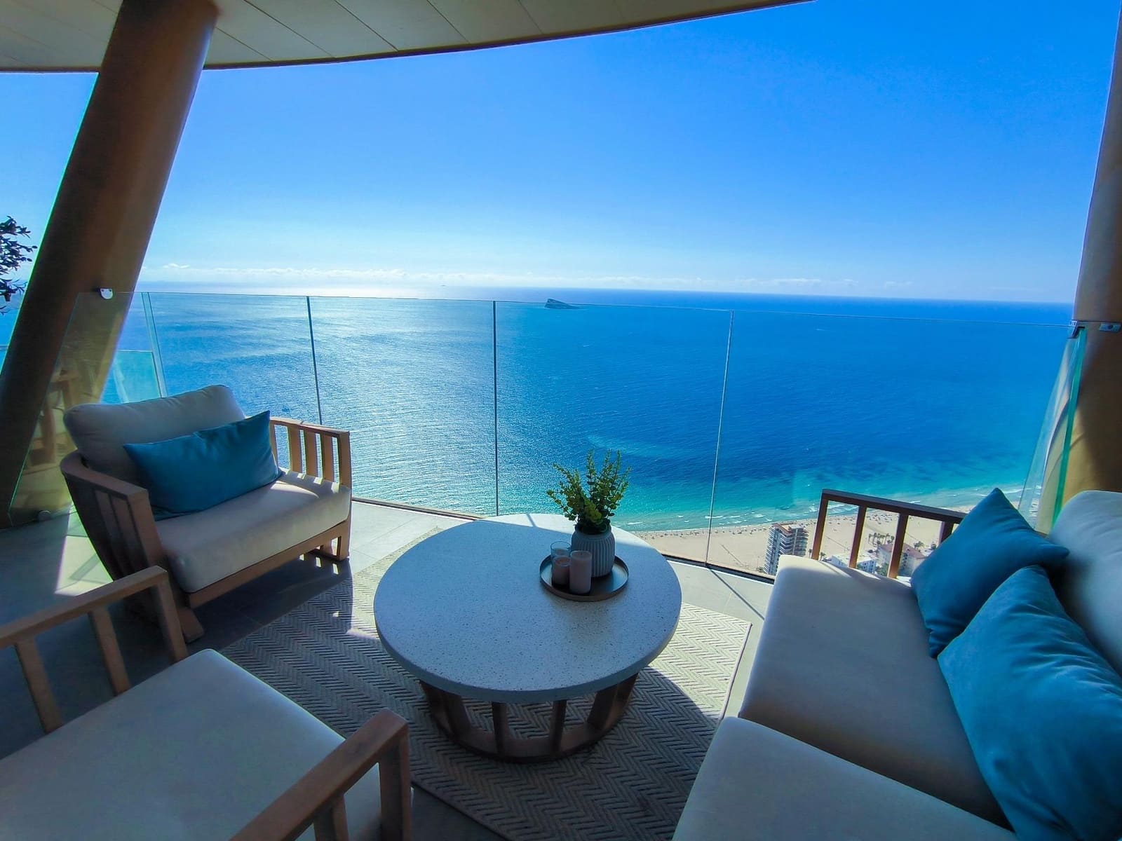 3 bedroom Apartment for sale in Benidorm with pool garage - € 1,785,000 (Ref: 9453775)